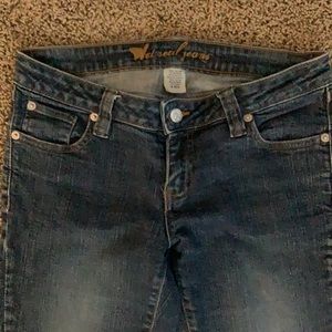 Wet Seal Blue Jeans 9. Relaxed great thick stretch. straight 30 length 30 waist